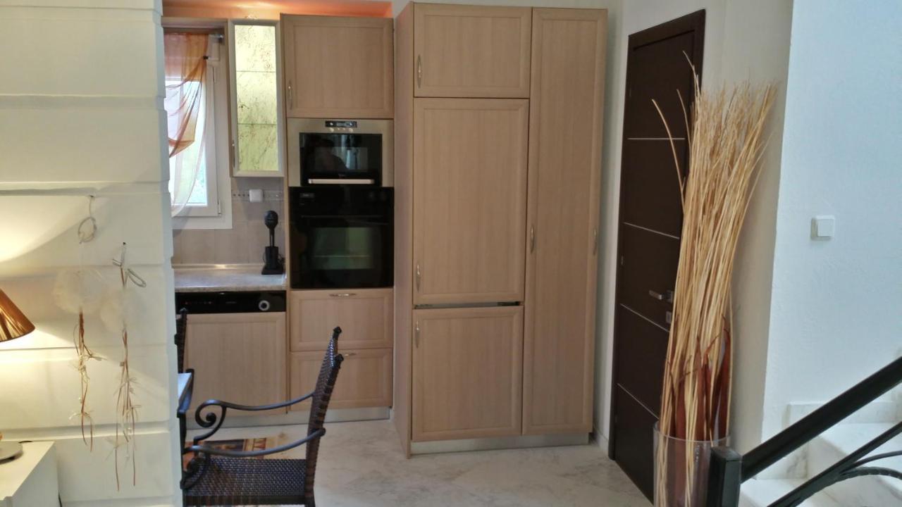 Prime Luxury Villa Beach Front Vrasná 外观 照片