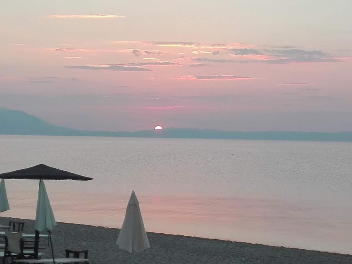 Prime Luxury Villa Beach Front Vrasná 外观 照片